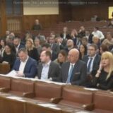 Naprednjaci i socijalisti se pojavili, svi odjednom, deset minuta pre početka sednice Skupštine grada za smenu Aleksandra Šapića, ali njega nema 11
