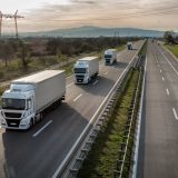 Novi Sad: Kamioni uz trubljenje i zastave ponovo na Božić 6