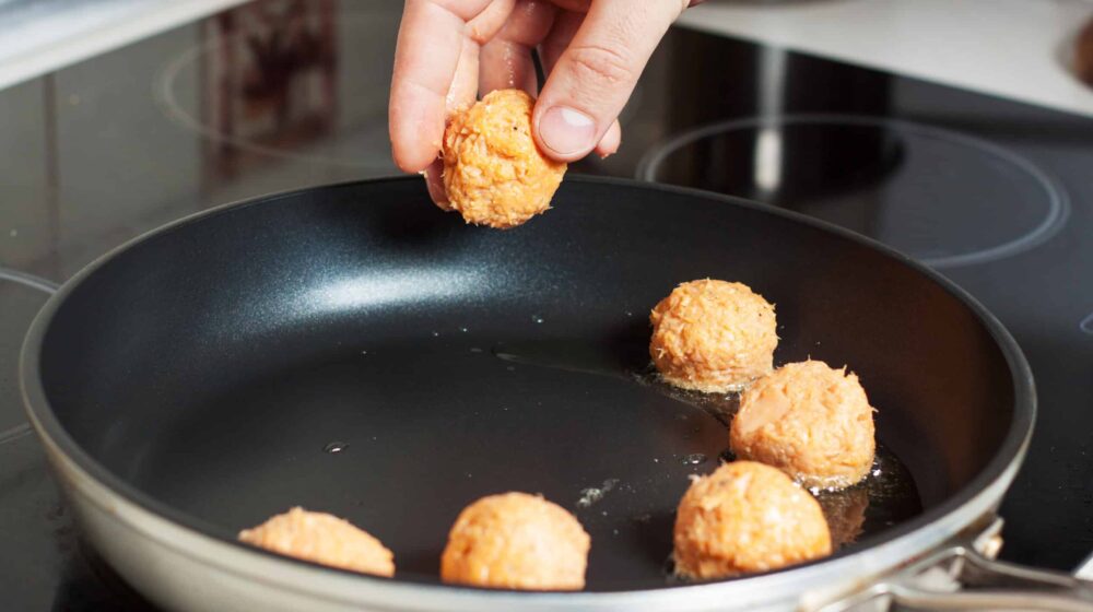 Ovo posuđe svi imamo u kuhinji, ali stručnjaci tvrde da nije zdravo 1