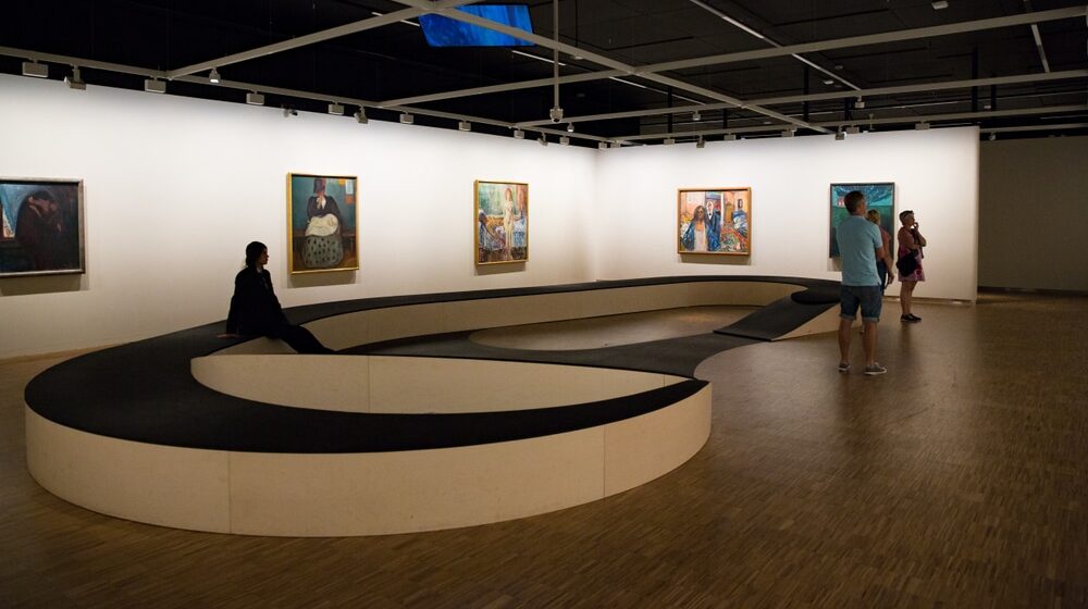 Ekološki aktivisti pokušali u Oslu da zalepe ruke na sliku Edvarda Munka "Krik" 1