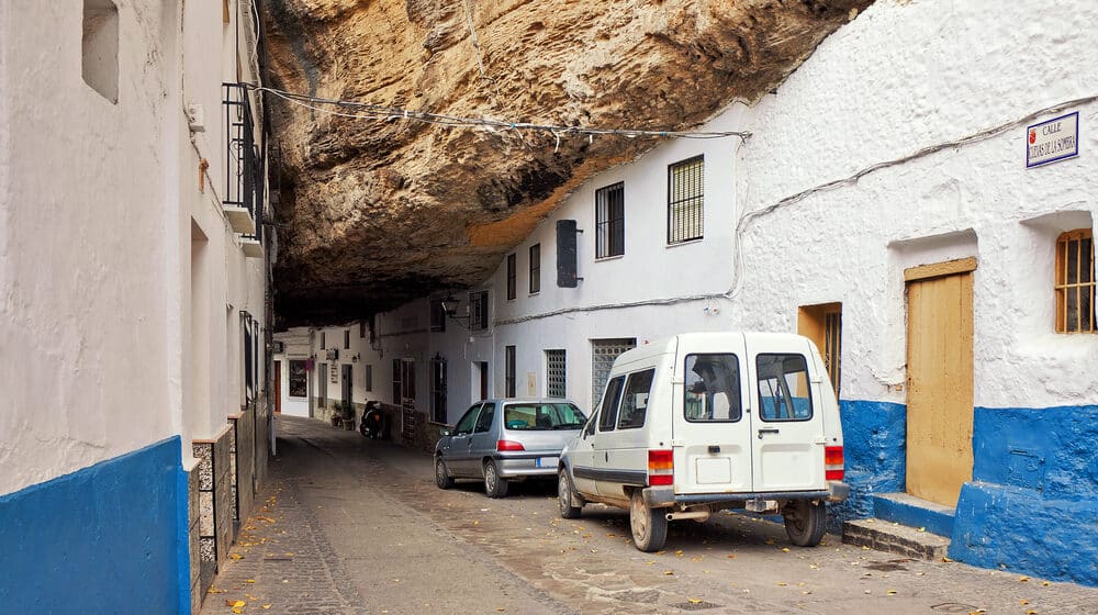 Mesto na kome dete plače: Prošetajte gradom pećinskih kuća izgrađenih pod stenama 1
