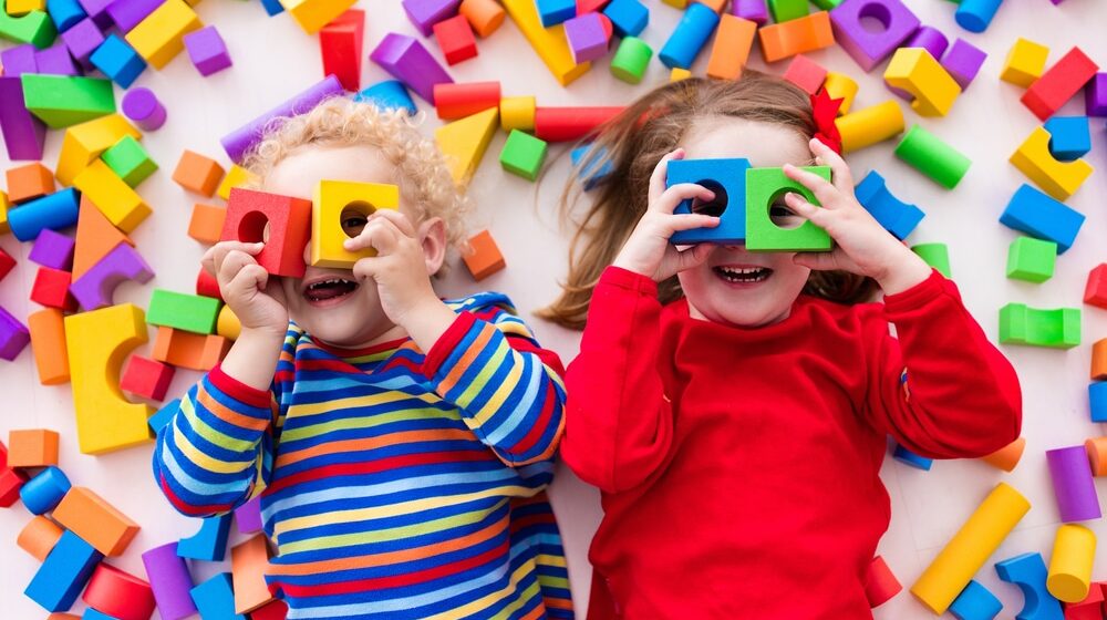 "Gladno treba nahraniti, delinkventno vratiti na pravi put": Koje su obaveze društva u odnosu na prava dece? 1