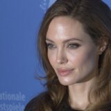 Šta je Andželina Džoli pisala o genocidu u Srebrenici: Neizbrisiv trag užasa koji prodire sve do kostiju 6