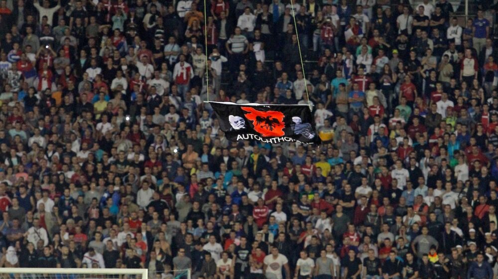 Prvi "sumnjivi" dron u Srbiji na stadionu Partizana zavijorio zastavu "Velike Albanije": Zašto je Srbija tek posle šest godina shvatila da su bespilotne letelice uljezi? 1