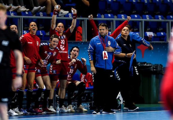 Rukometašice Srbije večeras startuju na Evropskom prvenstvu protiv Švedske: Kakve su im šanse i gde možete da ih gledate 1