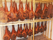 "Ponuda mala, a potražnja još manja": Prasetina u Zrenjaninu paprena, neće je biti ni za slavsku trpezu 5