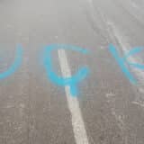 Kancelarija za KiM: Meštani Štrpca zabrinuti zbog grafita OVK 2