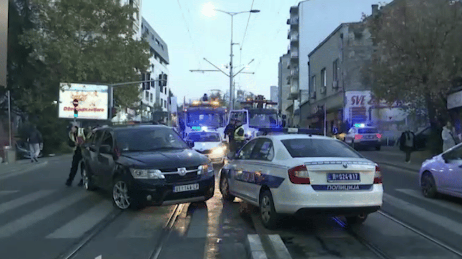 Sudar putničkog i policijskog vozila u Ulici vojvode Stepe, dve osobe povređene 1