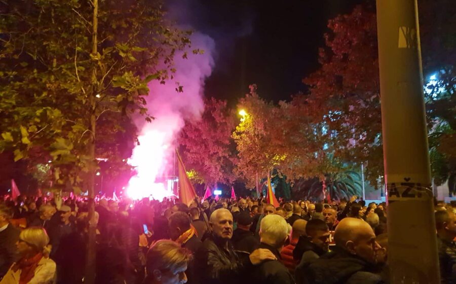 (Video)“Hoćemo sekularnu i slobodnu Crnu Goru”, “Đe divlja nacionalizam tu pada Ustav”: Protest “Ima nas” u Podgorici 1