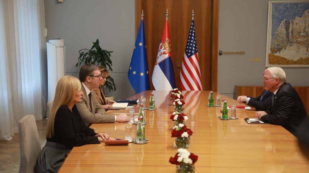 Hil imao "veoma dobar" razgovor sa Vučićem: Konstruktivnost je pravi pristup 1