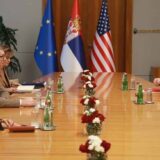 Hil imao "veoma dobar" razgovor sa Vučićem: Konstruktivnost je pravi pristup 9