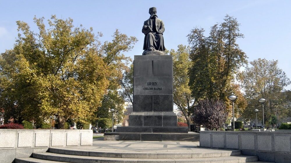 Spomenik Vuku Karadžiću ide na restauraciju u Smederevo 1