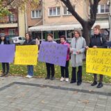 Performansom "Jake žene" u Leskovcu obeležen Međunarodni dan borbe protiv nasilja nad ženama 11