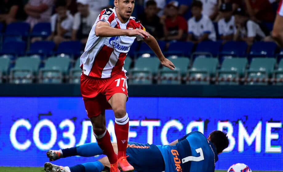 Ruski navijači nosili srpsku zastavu dugu 600 metara (VIDEO) 1