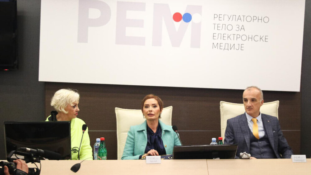 REM "otom-potom'' i dalje ne reaguje: Predsednica Saveta odbacuje kritike iz izveštaja Fondacije Slavko Ćuruvija 1