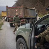Tenzije na barikadama pojačalo još jedno hapšenje, oglasila se Srpska lista 1