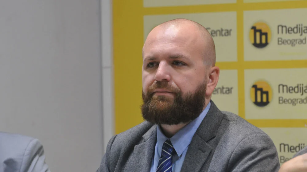 UNS: Kazniti odgovornog za uvrede i pretnje Fahrudinu Kladničaninu u Novom Pazaru 10