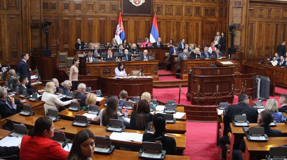 Poslanik Saveza vojvođanskih Mađara podneo ostavku u Skupštini Srbije 1