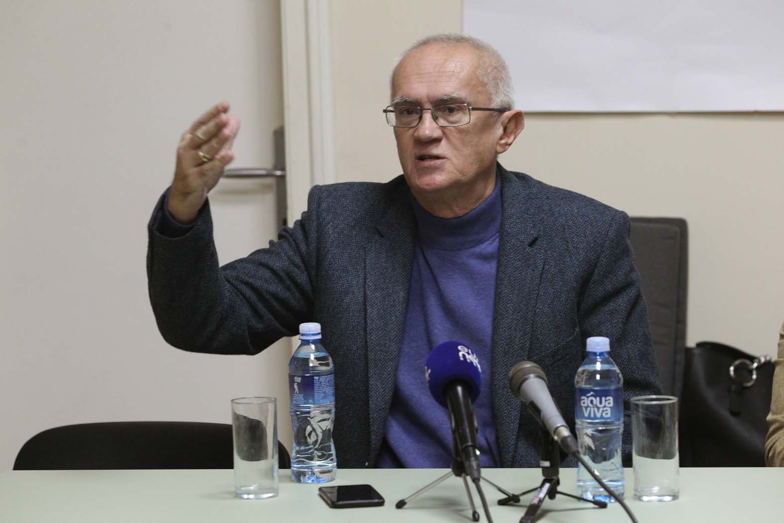 Novosadski sajam kao Savamala: Policija dobila naređenje "s vrha" da ne reaguje, ombudsman čeka da ga građani obaveste 2 Novosadski sajam kao Savamala: Policija dobila naređenje "s vrha" da ne reaguje, ombudsman čeka da ga građani obaveste 2