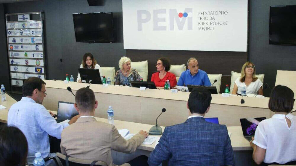 REM kasni sa sprovođenjem konkursa, televizije i radio stanice emituju program bez dozvole 1