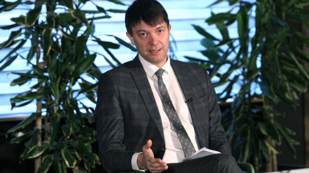 Nikola Jovanović: Za table na beogradskim stajalištima čak tri milijarde dinara, bez tendera 1