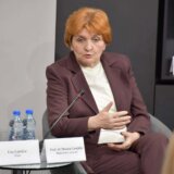 Zdravstveni radnici iz SSP traže ostavku ministarke Grujićić zbog 'ćutanja' o reklamiranju parizera 10