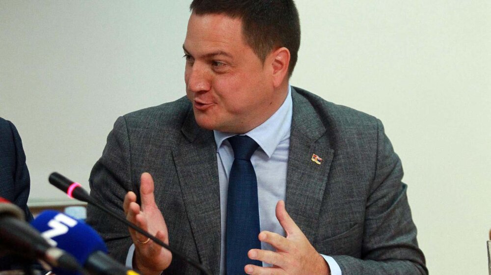 Elokventan, obrazovan, državotvorno orijentisan: Kakav treba da bude mladi socijalista? 1