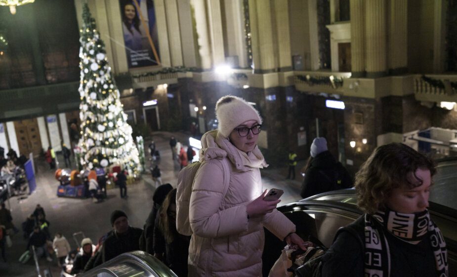 Serija eksplozija u Kijevu, građani u skloništima 1