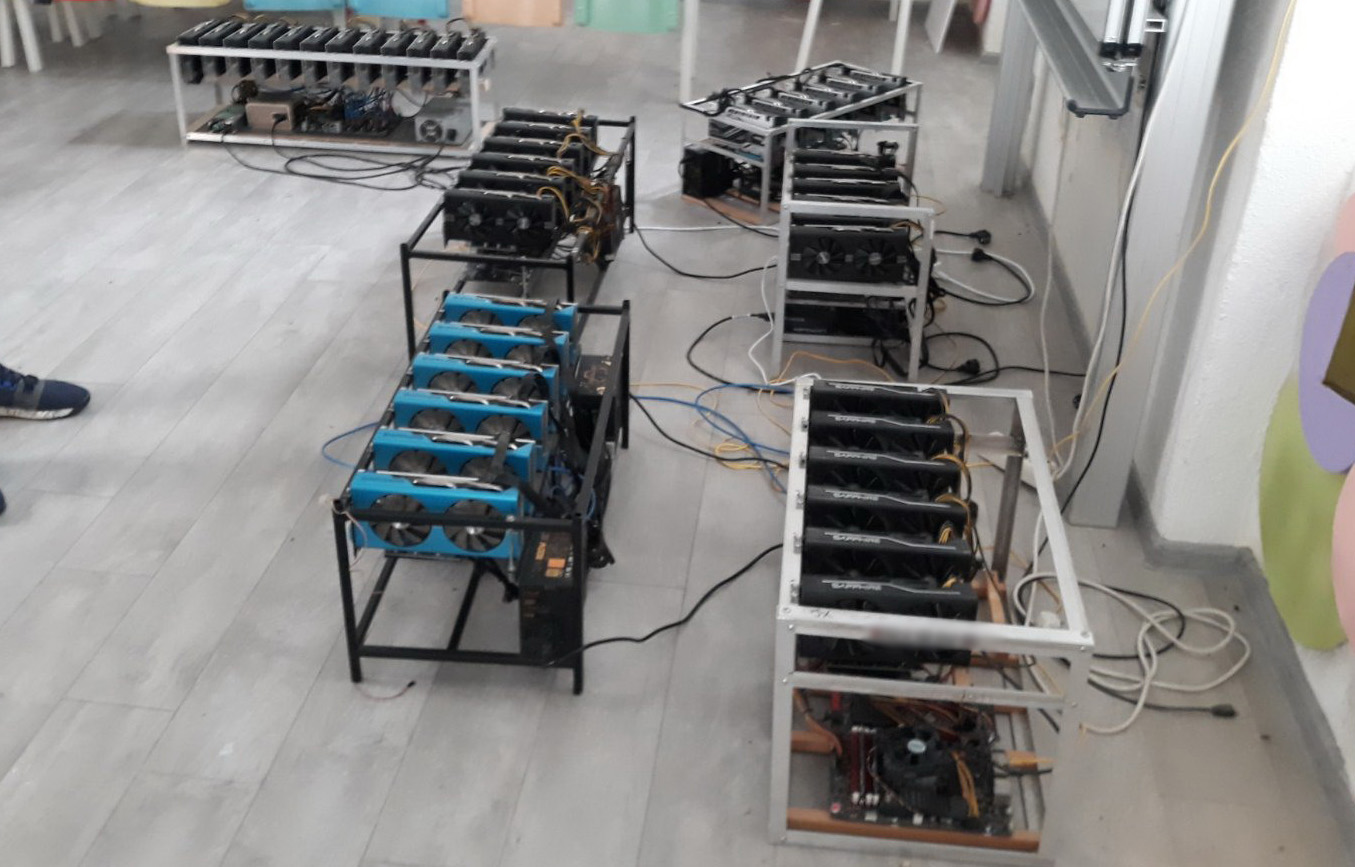 MUP: Uhapšeno 35 lica zbog prevara preko Fejsbuka, policija poziva oštećene da podnesu prijave 3