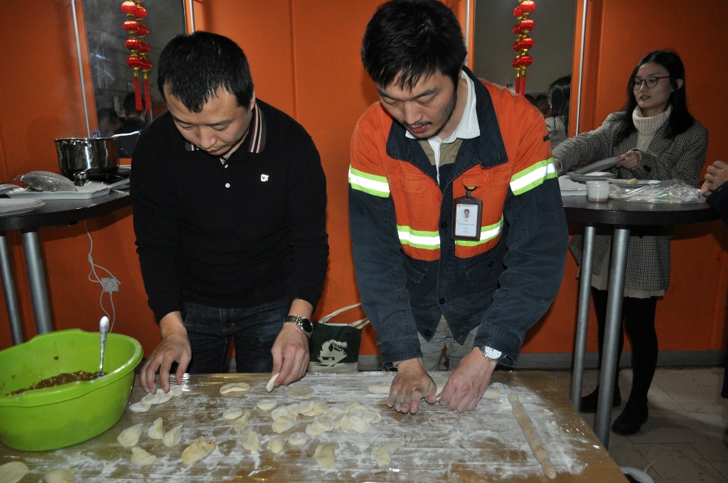 Kako se pravi "điaozi" i zašto je važno da bude na novogodišnjoj trpezi (RECEPT) 2 Kako se pravi "điaozi" i zašto je važno da bude na novogodišnjoj trpezi (RECEPT) 2