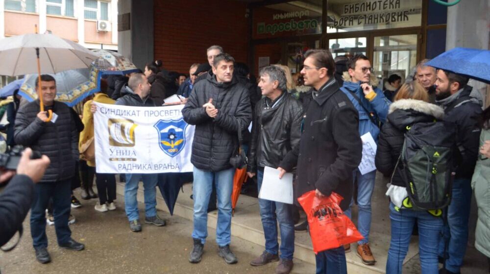 "Direktori nekih škola pretili i opstruirali protest": Štrajk prosvetara u Vranju 1
