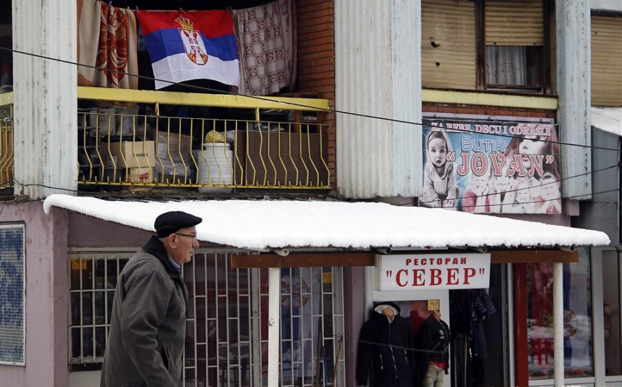 KFOR: Uklanjamo vozila blokirana na putu na Severu, vraćamo slobodu kretanja 1