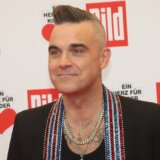 Robi Vilijams gradi zid od sedam metara između svoje i kuće Džimija Pejdža 4