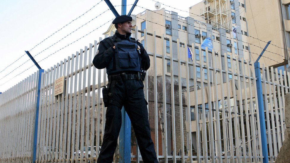 Kosovo i Srbija: Beograd predao zahtev za povratak srpskih bezbednosnih snaga na sever Kosova 5 Zgrada UNMIKA u Prištini