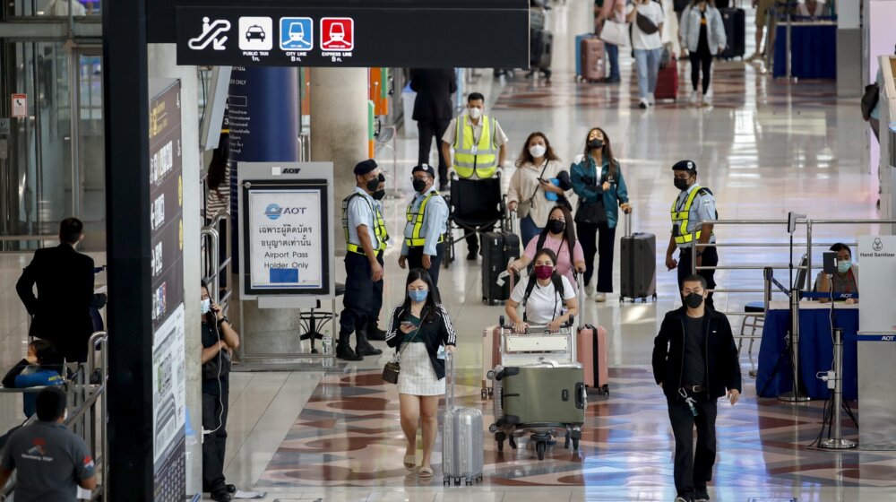 Kineske vlasti instistiraju da zaraženi kovidom idu na posao 1