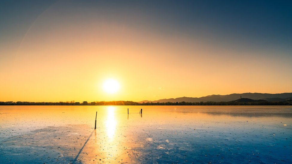 Zimska kratkodnevica: Kada je „najkraći dan u godini“, ko ga slavi i zašto 2 Frozen lake at sunset