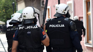 Uhapšeno osam policajaca u Crnoj Gori