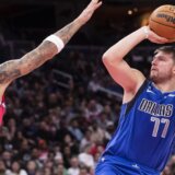 (VIDEO) "Umoran sam kao pas, treba mi pivo": Rekordno NBA veče Luke Dončića, Slovenac ubacio 60 poena 4