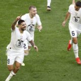 Koliko novca Srbija dobija ako pobedi Švajcarsku i plasira se u osminu finala na Mundijalu? 4