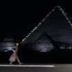Diorova modna revija u podnožju piramide u Gizi 14