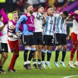 (VIDEO) "Dva sata loptanja, penal rulet, proslava titule pa video igrice": Dva argentinska fudbalera s džojsticima dočekali prvo šampionsko jutro 7