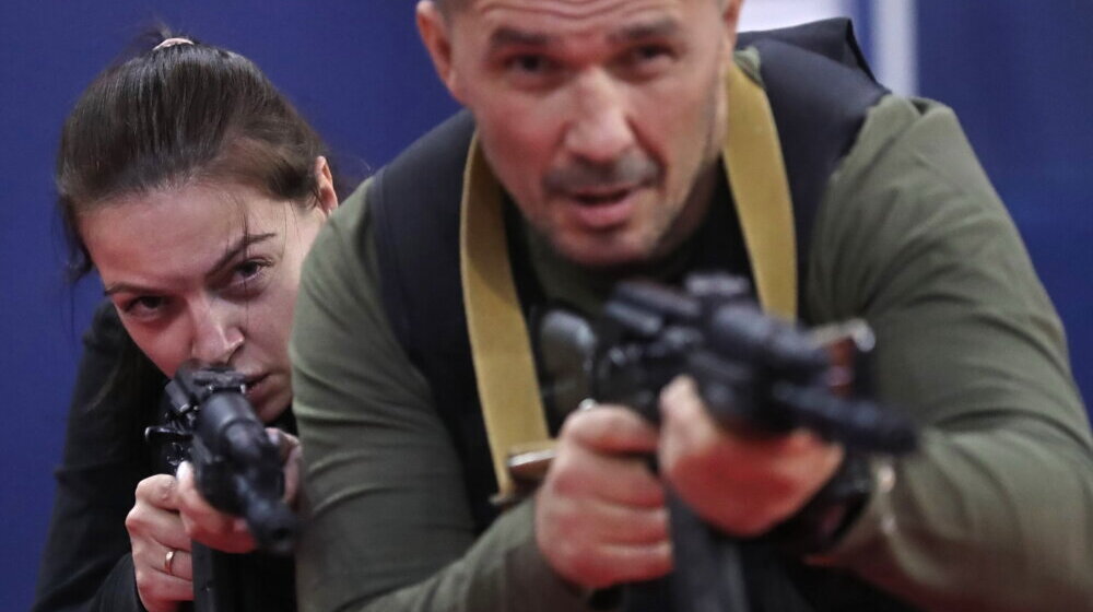 U Rusiji civili na vojnoj obuci, među njima i deca (FOTO) 1