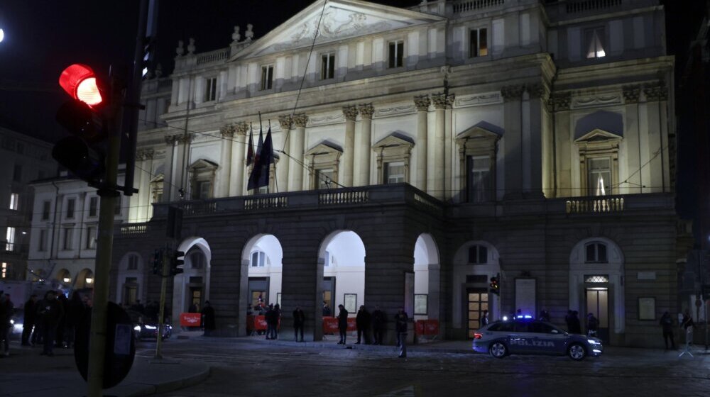 Dvadesetak ljudi protestvovalo u Milanu zbog izvođenja ruske opere "Boris Godunov" 1