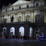 Dvadesetak ljudi protestvovalo u Milanu zbog izvođenja ruske opere "Boris Godunov" 9