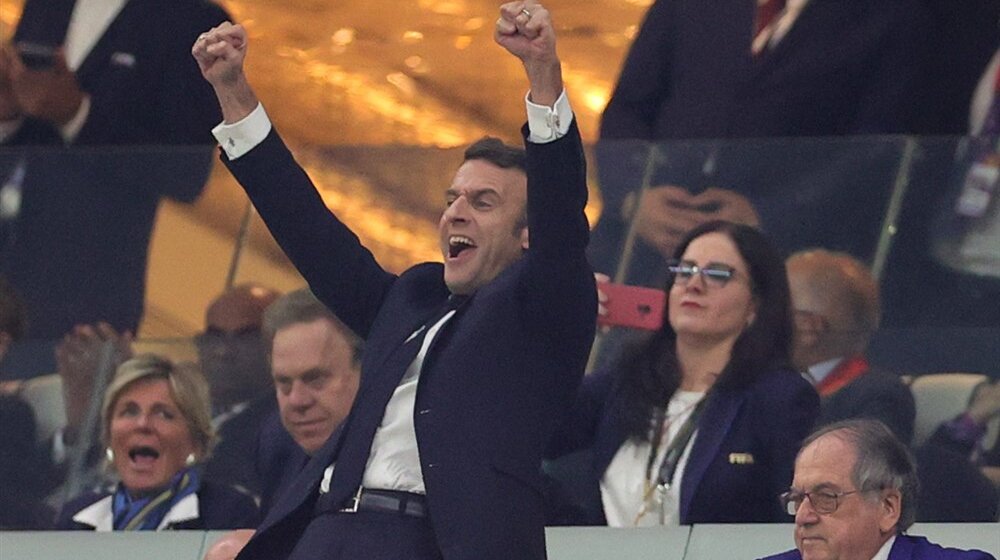 Makron danas ponovo ide u Katar da sutra bodri francuske fudbalere 1