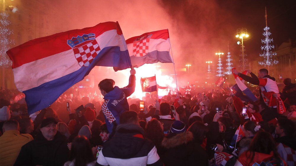 "Ne dirajte nam mostove, ostanite kod kuće i ne širite mržnju": Jana iz Niša nakon bodrenja Hrvatske u Zagrebu dobila salve pretnji i uvreda, a onda svima odgovorila 1