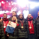 (VIDEO) "Zapaliću Krajinu do Knina. Zapaliću dva, tri srpska štaba. Da ja nisam dolazio džaba": Slavlje bronze fudbalskih reprezentativaca Hrvatske 7
