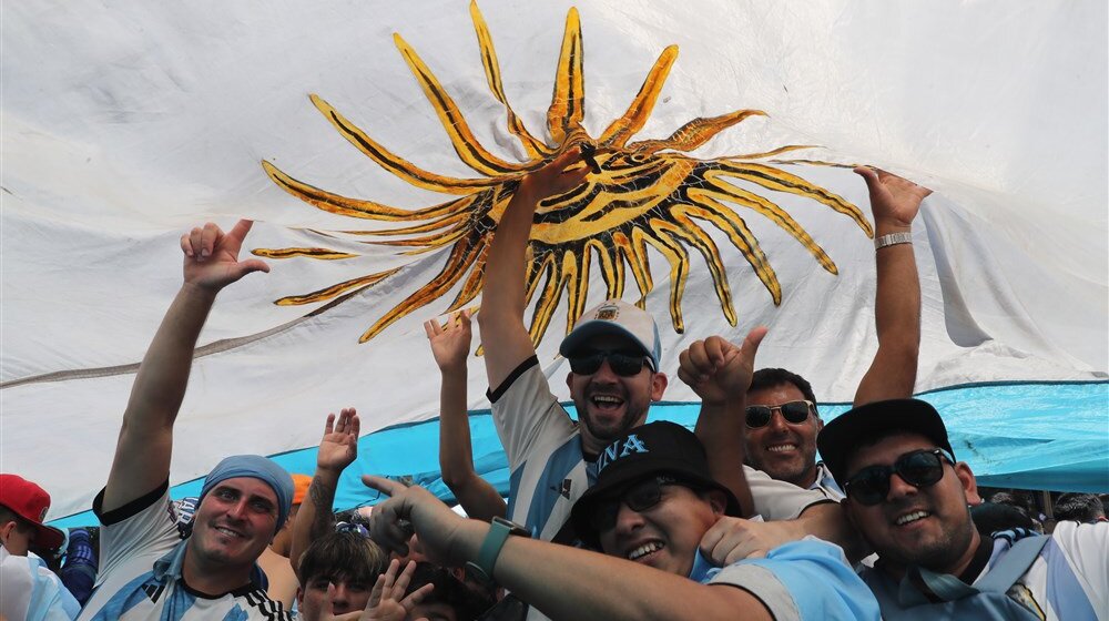 (FOTO) Argentina ne spava, ulična proslava titule svetskog prvaka u fudbalu još traje 1