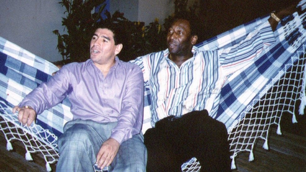 Fudbal, Pele i Maradona: Kako je nastalo rivalstvo dva genija i šta je istina 1 Maradona e Pelé em foto tirada no Rio em 1995