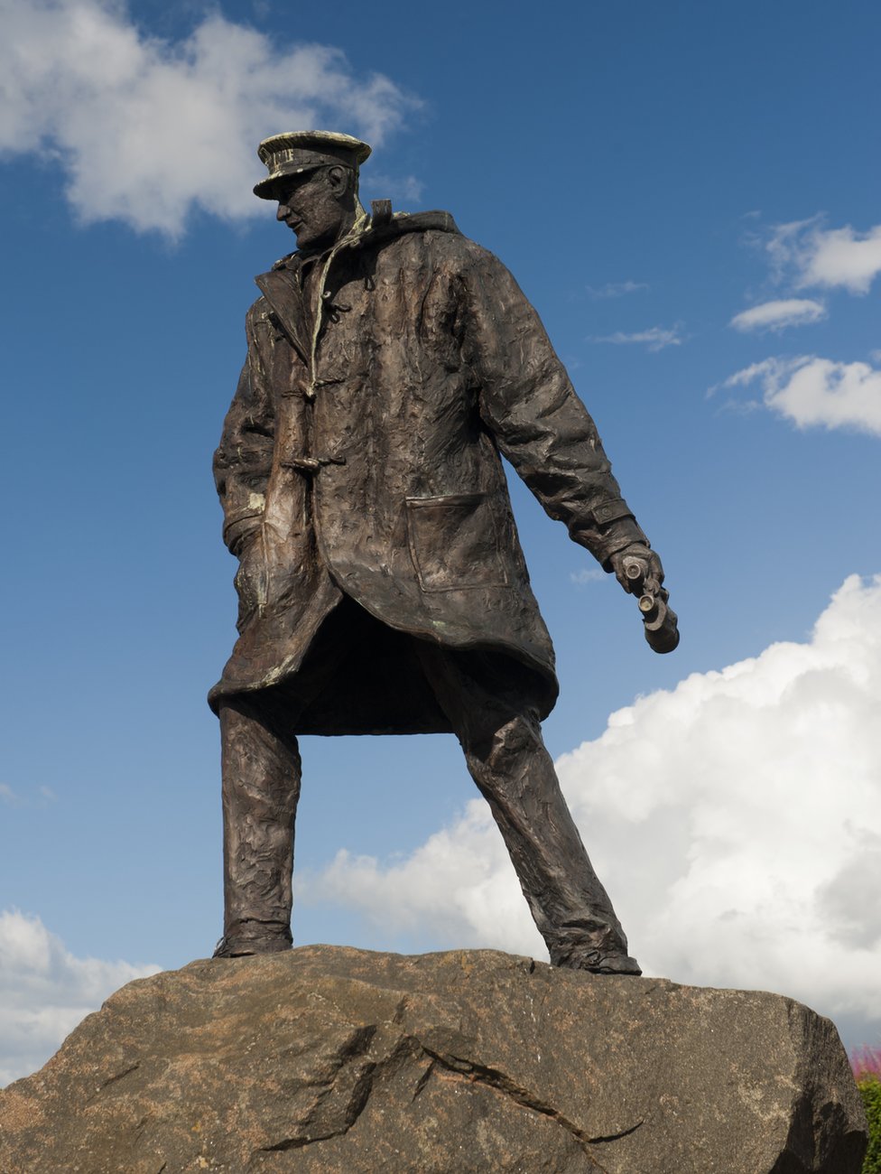 Sir David Stirling, founder of the SAS, memorial statue, near Stirling, Scotland. (Photo by: Wayne Hutchinson/Farm Images/Universal Images Group via Getty Images)
